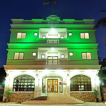 El Haciendero Private Hotel Iloilo City Bagian luar foto