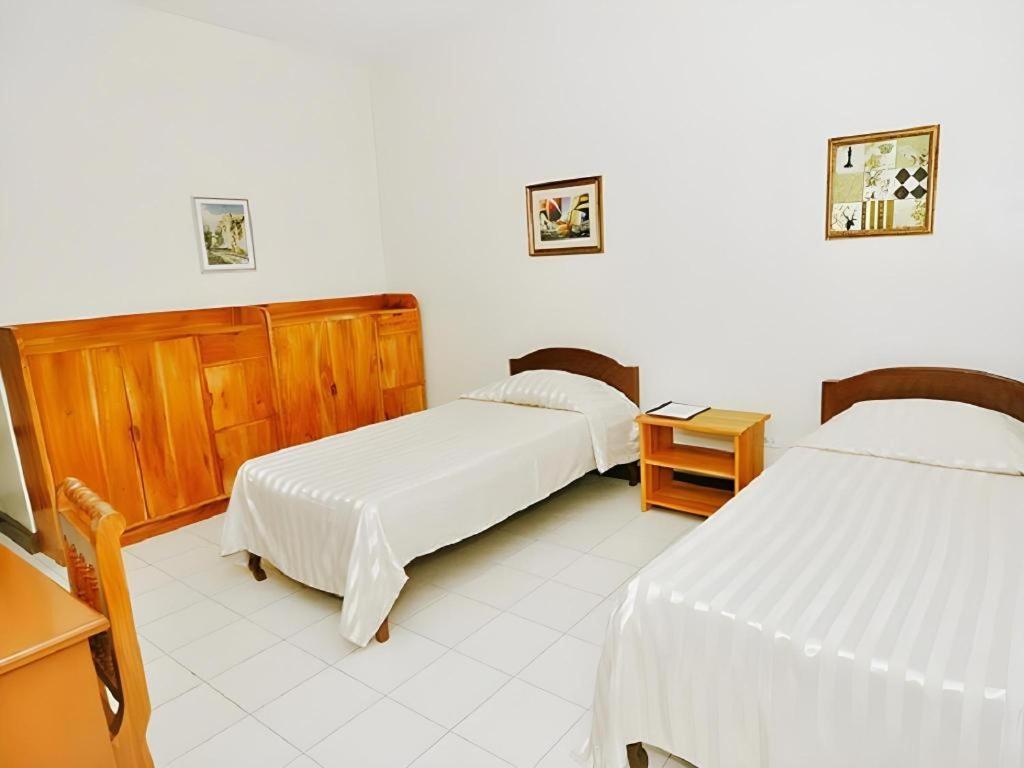 El Haciendero Private Hotel Iloilo City Bagian luar foto