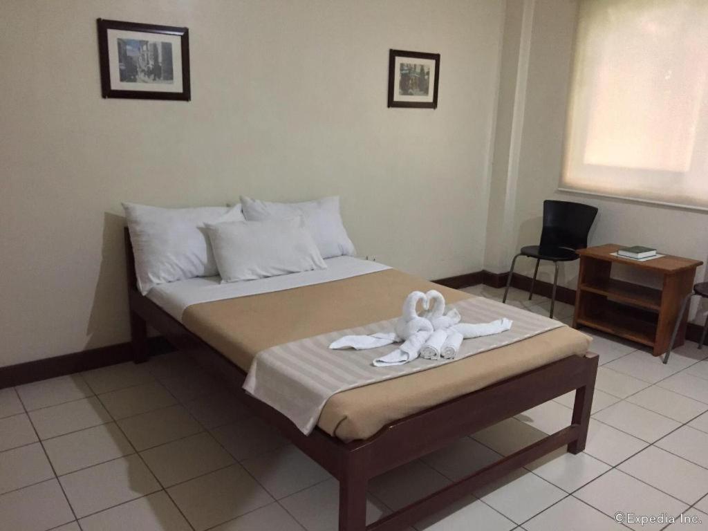 El Haciendero Private Hotel Iloilo City Bagian luar foto