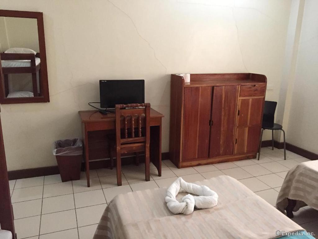 El Haciendero Private Hotel Iloilo City Bagian luar foto
