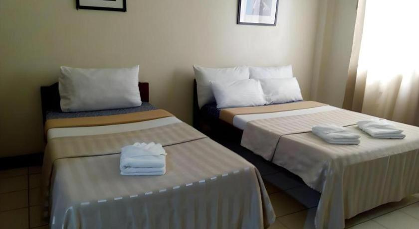 El Haciendero Private Hotel Iloilo City Bagian luar foto