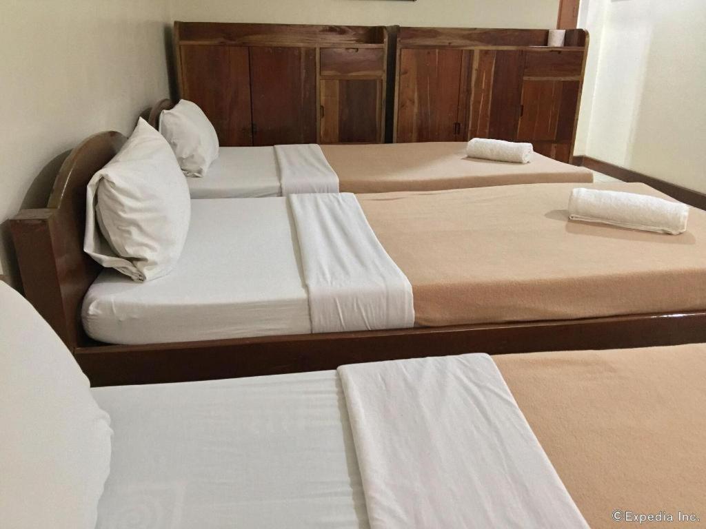 El Haciendero Private Hotel Iloilo City Bagian luar foto