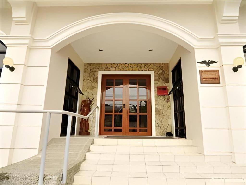 El Haciendero Private Hotel Iloilo City Bagian luar foto