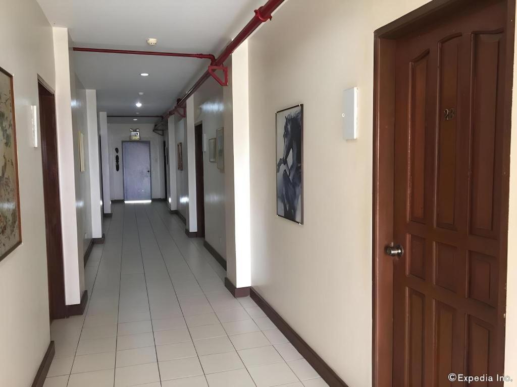 El Haciendero Private Hotel Iloilo City Bagian luar foto