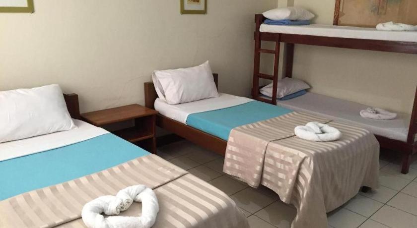 El Haciendero Private Hotel Iloilo City Bagian luar foto