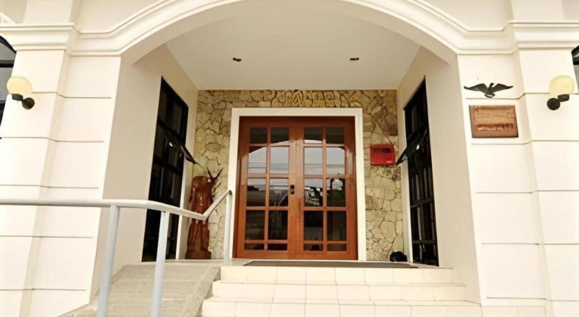 El Haciendero Private Hotel Iloilo City Bagian luar foto