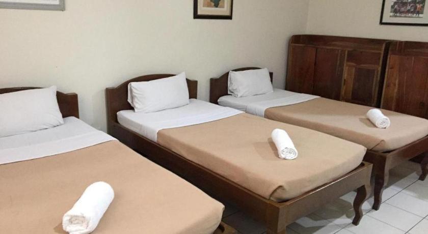 El Haciendero Private Hotel Iloilo City Bagian luar foto