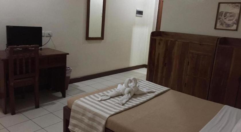 El Haciendero Private Hotel Iloilo City Bagian luar foto