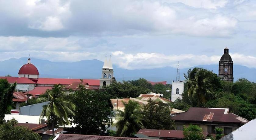 El Haciendero Private Hotel Iloilo City Bagian luar foto