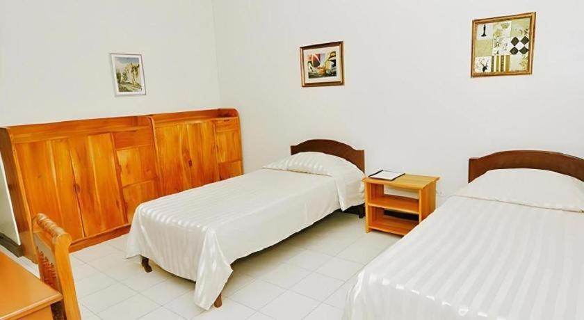 El Haciendero Private Hotel Iloilo City Bagian luar foto